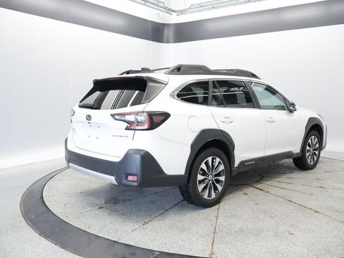 Used 2024 Subaru Outback Limited AWD/4WD image 6