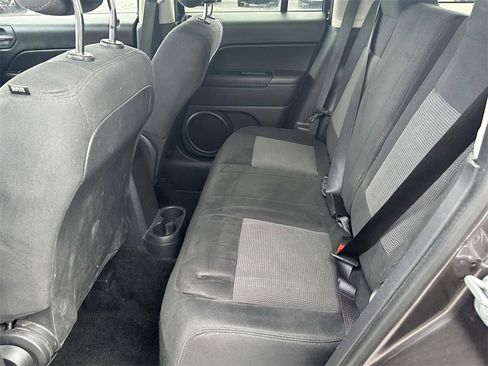 Used 2014 Jeep Patriot Latitude image 12