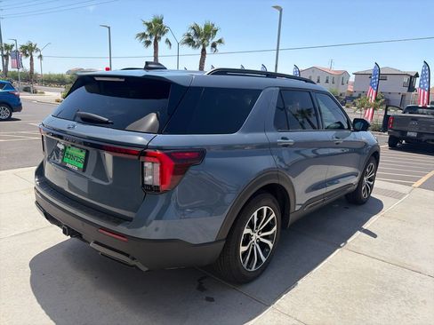 Used 2025 Ford Explorer ST-Line w/ Premium Package RWD image 5