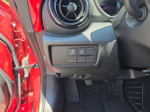 Certified 2022 MAZDA MX-5 Miata Club RWD image 28