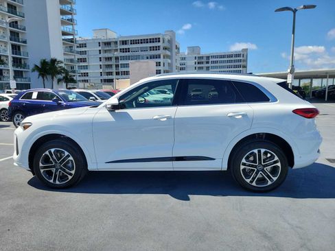 Certified 2025 Audi Q5 Premium Plus w/ Premium Plus AWD/4WD image 9