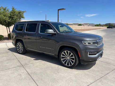 Used 2022 Jeep Grand Wagoneer Series I AWD/4WD image 5