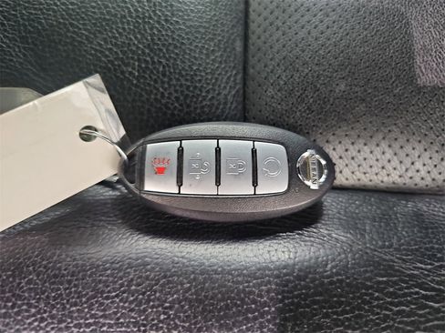 Used 2021 Nissan Titan PRO-4X w/ Pro-4x Convenience Package image 40