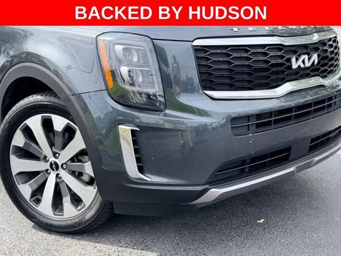 Used 2022 Kia Telluride EX w/ EX Premium Package FWD image 3