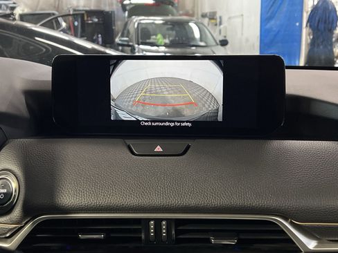 Used 2024 MAZDA CX-90 Plug-In Hybrid w/ Preferred AWD/4WD image 19