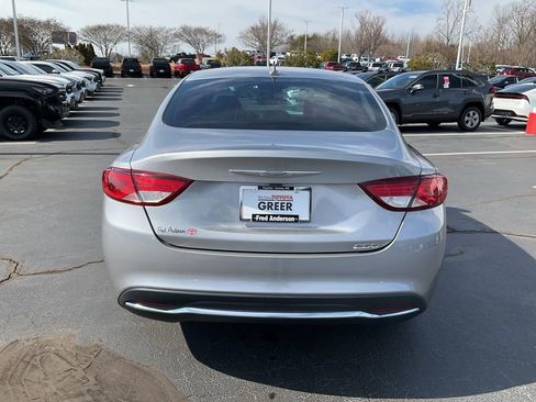 Used 2017 Chrysler 200 Limited Platinum image 16