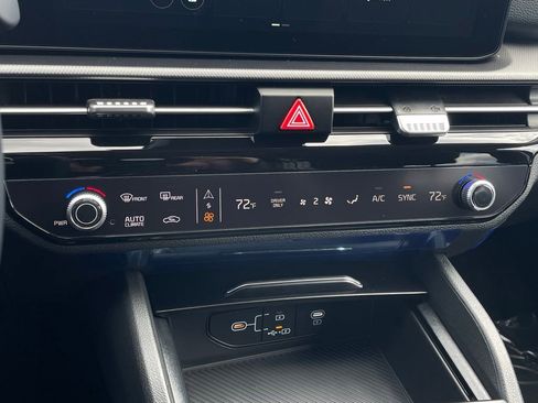 New 2026 Kia Sportage LX FWD image 16