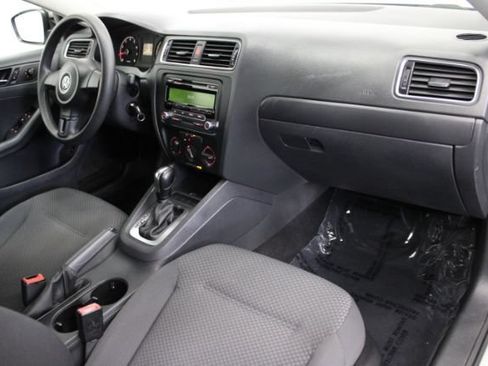 Used 2012 Volkswagen Jetta S FWD image 22