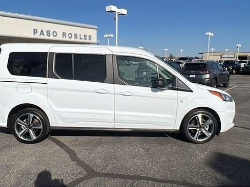 Used 2022 Ford Transit Connect XLT image 2