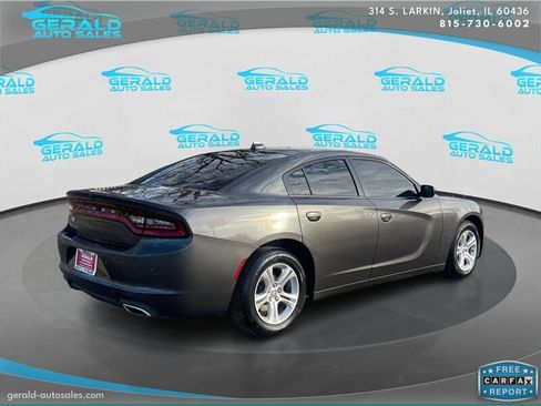 Used 2019 Dodge Charger SXT w/ Leather Interior Group image 7