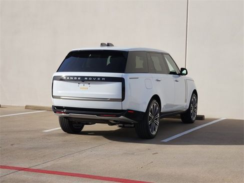 New 2026 Land Rover Range Rover Long Wheelbase SE image 4
