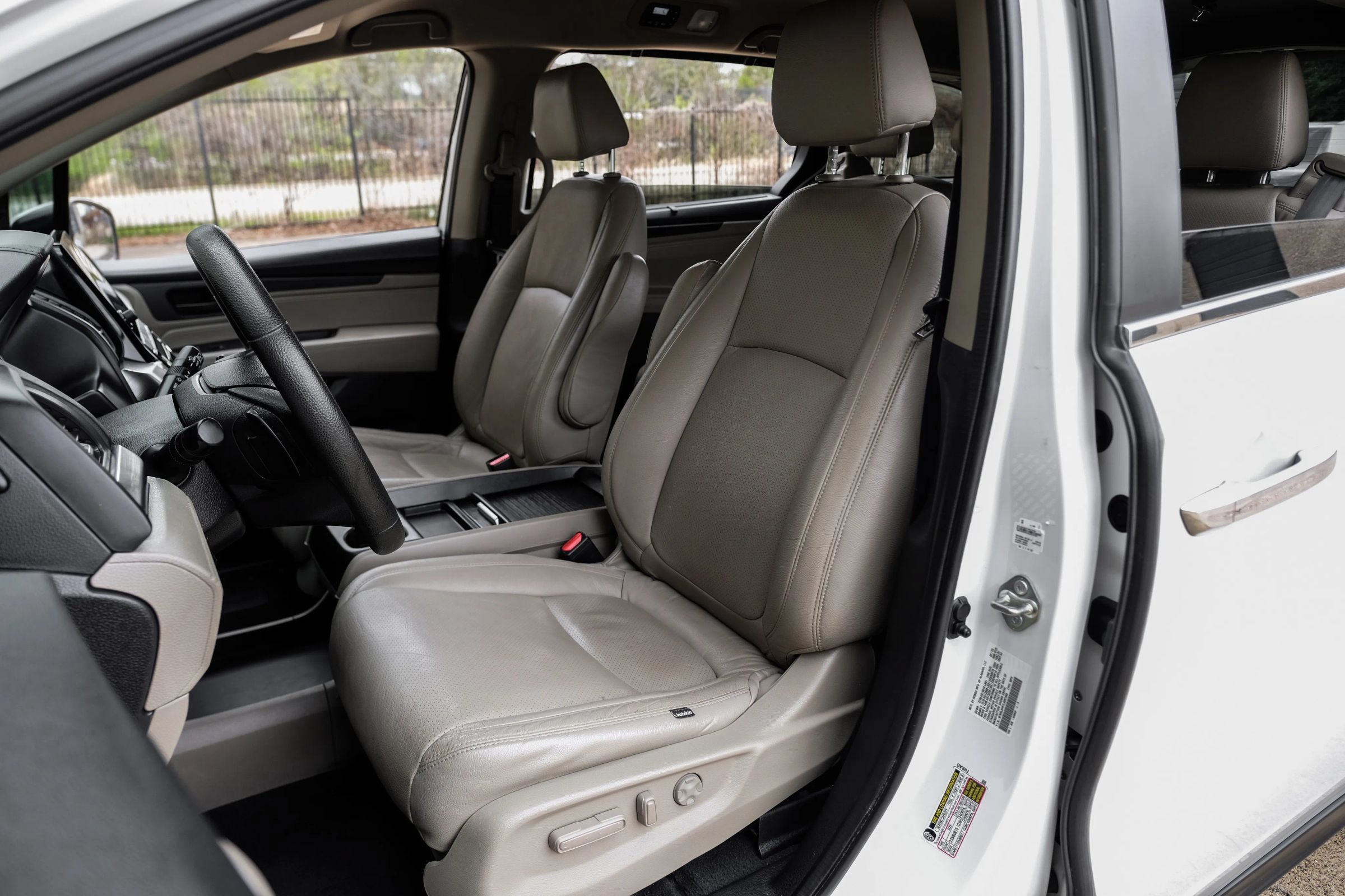 Used 2020 Honda Odyssey EX image 36