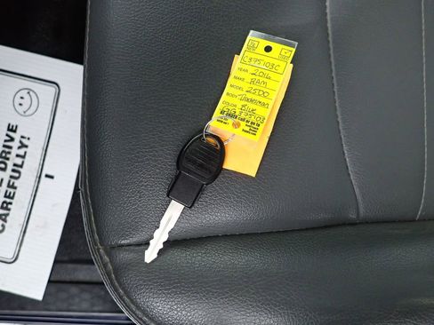 Used 2016 RAM 2500 Tradesman w/ Chrome Appearance Group image 32