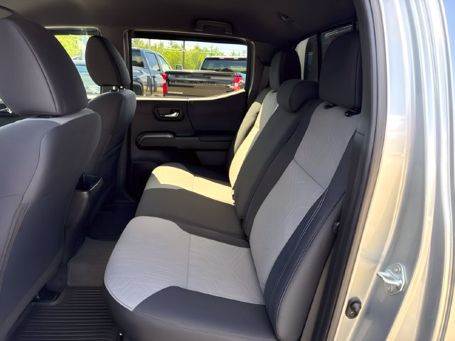 Used 2023 Toyota Tacoma TRD Sport w/ Technology Package AWD/4WD image 19