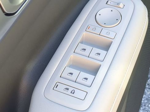 New 2026 Hyundai Santa Fe SE FWD image 18