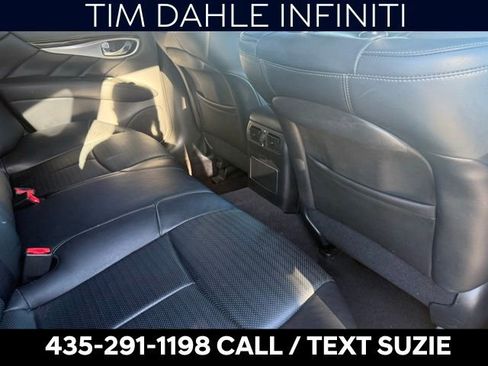 Used 2016 INFINITI Q70 3.7 w/ Technology Package image 16