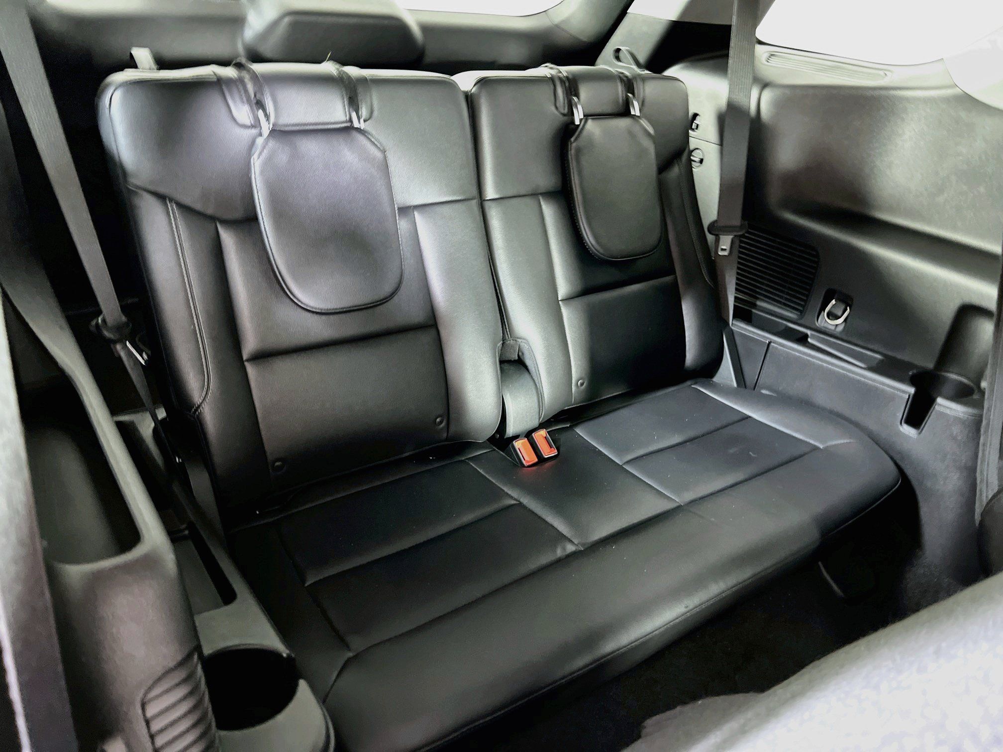 Used 2020 Ford Explorer XLT w/ Equipment Group 202A AWD/4WD image 28