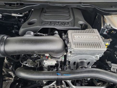 New 2026 RAM 1500 Express AWD/4WD image 32