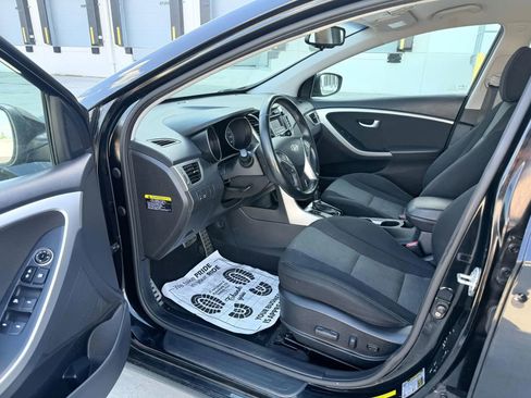 Used 2016 Hyundai Elantra GT w/ Option Group 02 FWD image 9