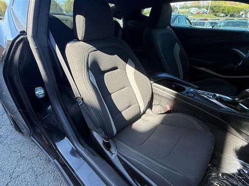 Used 2020 Chevrolet Camaro LT image 13