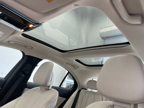 Used 2024 Mercedes-Benz E 350 4MATIC Sedan image 5