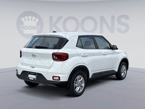 New 2026 Hyundai Venue SE FWD image 7