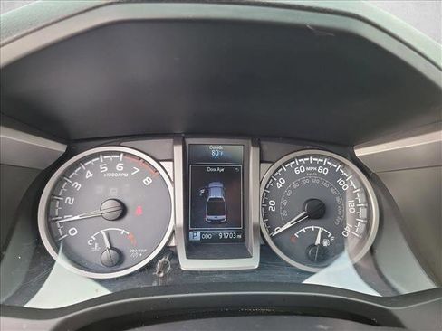 Used 2016 Toyota Tacoma Limited w/ Towing Package RWD image 21