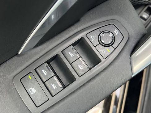 Certified 2025 BMW X2 xDrive28i image 18