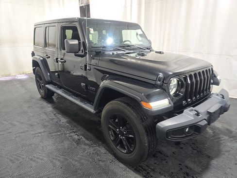 Used 2020 Jeep Wrangler Unlimited Sahara AWD/4WD image 3