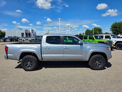 Used 2023 Toyota Tacoma SR5 w/ Technology Package AWD/4WD image 8