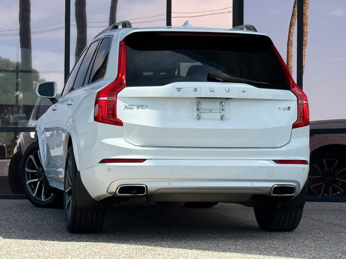 Used 2016 Volvo XC90 T6 Momentum w/ Momentum Plus Package AWD/4WD image 8