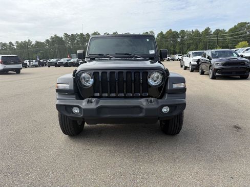 Used 2022 Jeep Wrangler Unlimited Sport AWD/4WD image 2