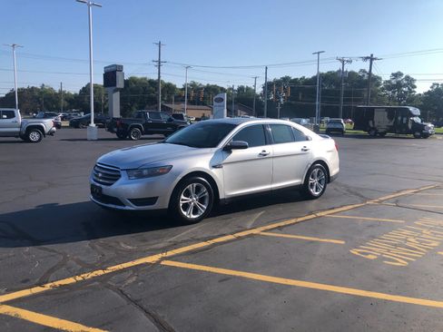 Used 2013 Ford Taurus SEL FWD image 4