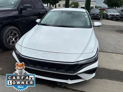 Used 2025 Hyundai Elantra SE FWD image 1