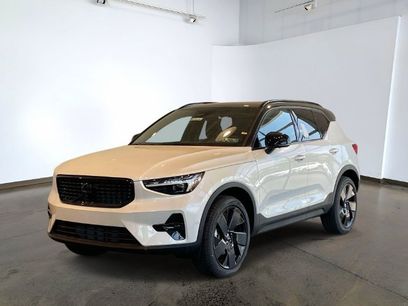 New 2026 Volvo XC40 B5 Ultra w/ Climate Package