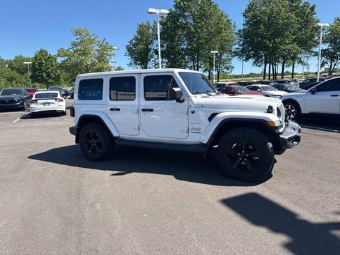 Used 2019 Jeep Wrangler Unlimited Sahara w/ Uconnect 4C Nav & Sound Group AWD/4WD image 7