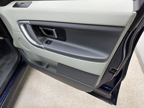Used 2016 Land Rover Discovery Sport SE image 13