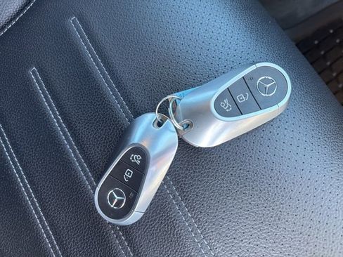 Used 2023 Mercedes-Benz C 300 C 300 image 6