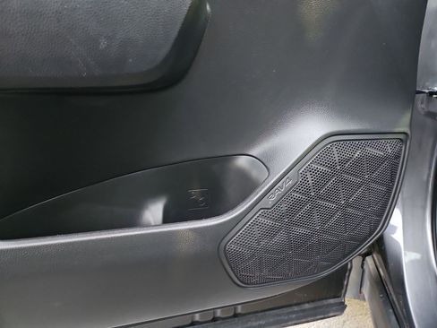 Used 2022 Toyota RAV4 XLE Premium image 17