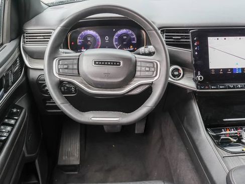 Used 2024 Jeep Wagoneer L Series II w/ Flexible Seating Group AWD/4WD image 22