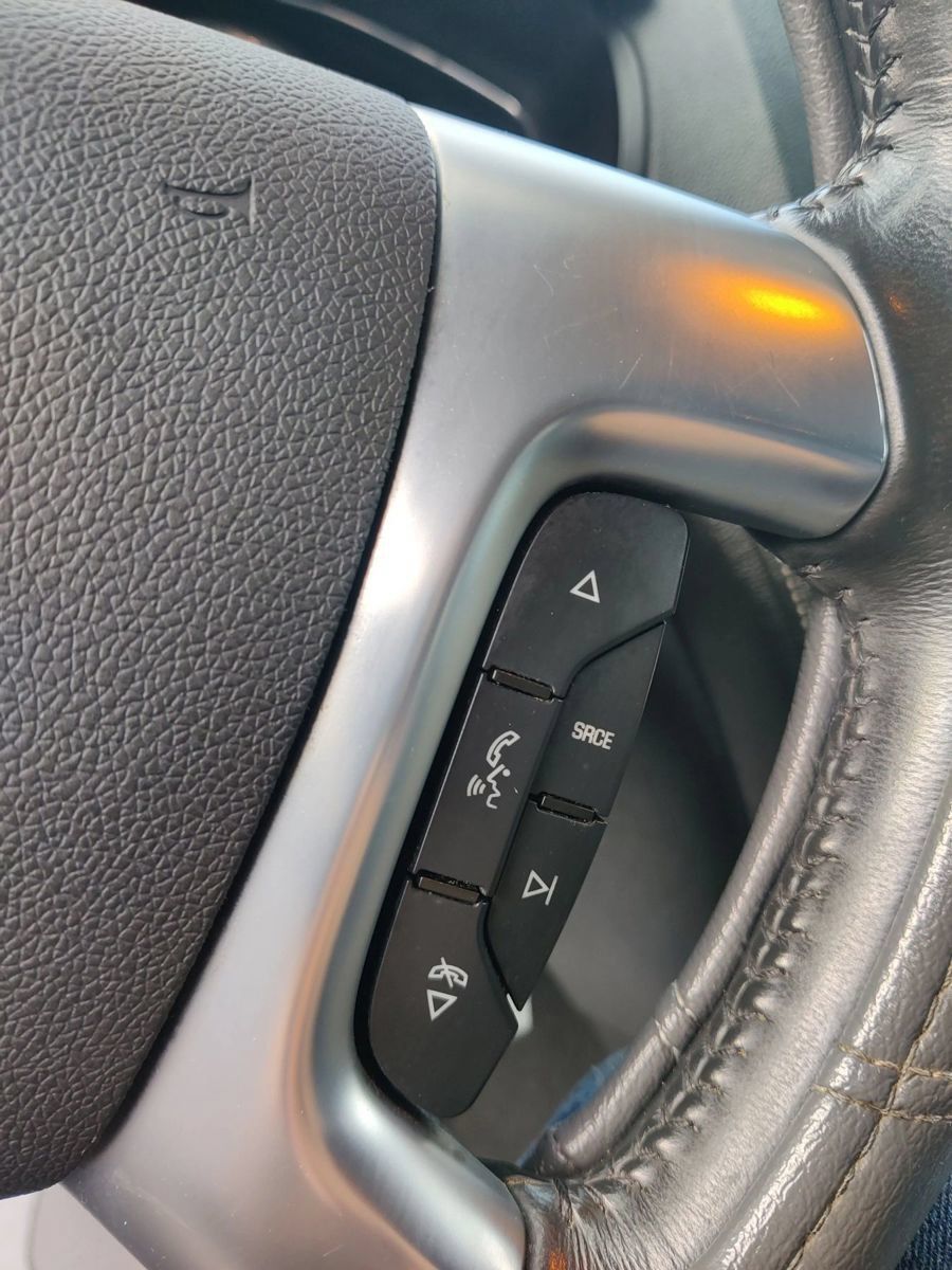 Used 2016 GMC Acadia SLE FWD image 30