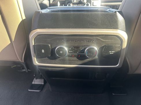 Used 2024 Ford Expedition Max Limited AWD/4WD image 16