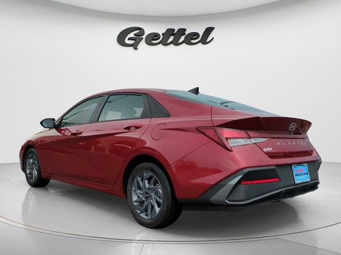 Certified 2024 Hyundai Elantra SEL FWD image 8