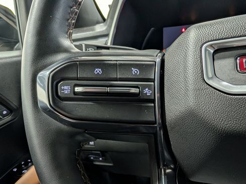 Used 2023 GMC Canyon AT4 image 17