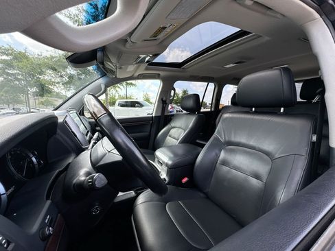 Used 2019 Toyota Land Cruiser AWD/4WD image 10