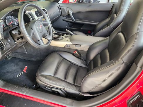 Used 2005 Chevrolet Corvette Convertible w/ Preferred Equipment Group RWD image 19