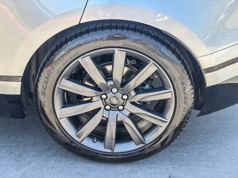 Used 2018 Land Rover Range Rover Velar R-Dynamic HSE AWD/4WD image 12