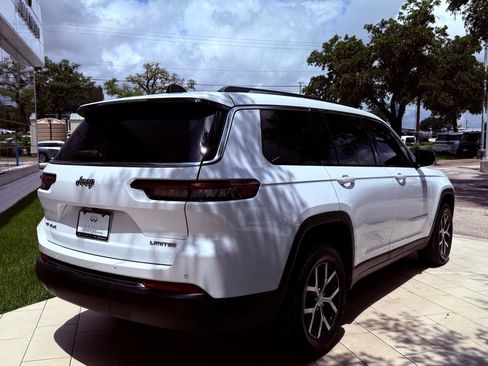 Used 2023 Jeep Grand Cherokee L Limited AWD/4WD image 5