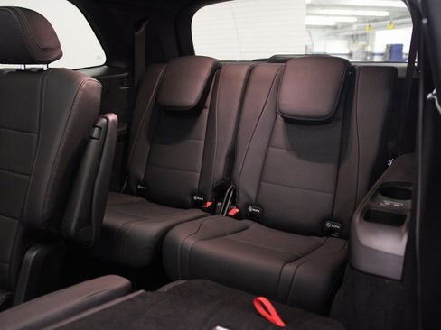 Certified 2025 Mercedes-Benz GLS 450 4MATIC image 21