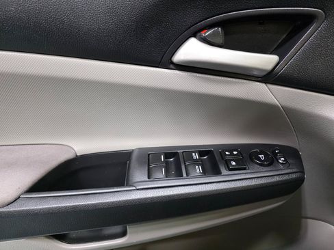 Used 2011 Honda Accord LX-P image 18